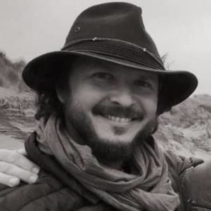 Meet your Posher, Arty